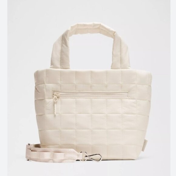 Lululemon Quilted Grid Small Tote Bag 5L - Picture 2 of 9